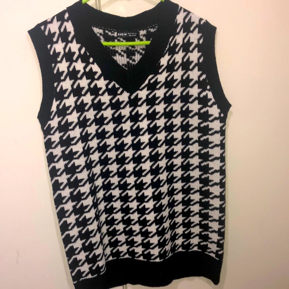 SHEIN Sweaters - Sweater vest